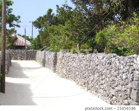 A landscape of Yaeyama alley A landscape of Yaeyama alley 15856586