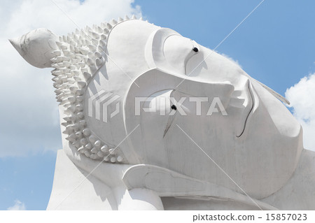 Close up white head buddha statue Close up white head buddha statue 15857023
