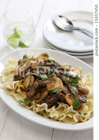 Beef stroganoff 15857450