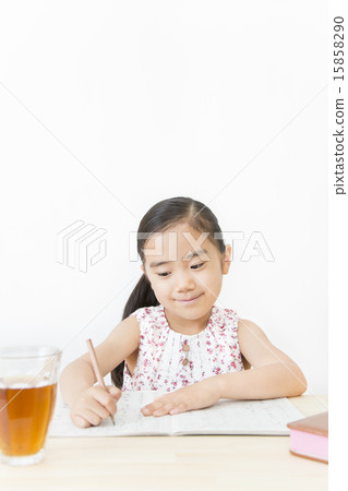 Girl studying (summer) 15858290