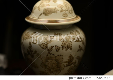 Chinese pottery 15859642