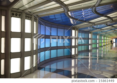 Chicago O'Hare airport underground connection aisle 15861449