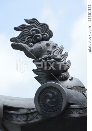 "Ridiculous lion" on the roof (Rokuwakura Temple / Kyoto city Higashiyama ku Matsubara Daii Yamatoji Toho 2-chome Tocho) 15861521