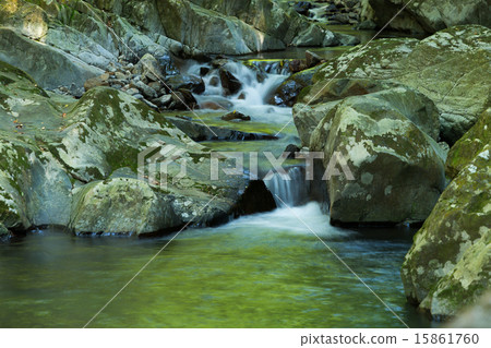 山間溪流 山間溪流 15861760