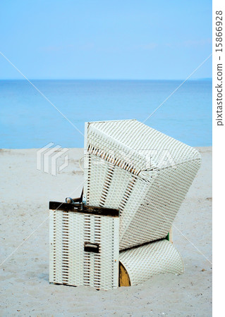 Single wicker beach chair 15866928