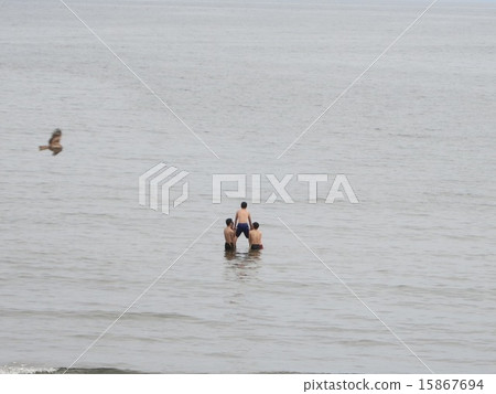與青春春天海灘的一天 與青春春天海灘的一天 15867694
