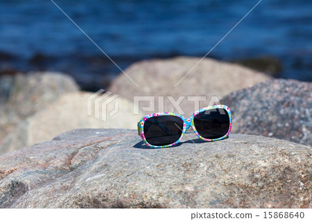Sunglasses with colorful floral eyeglass frame 15868640