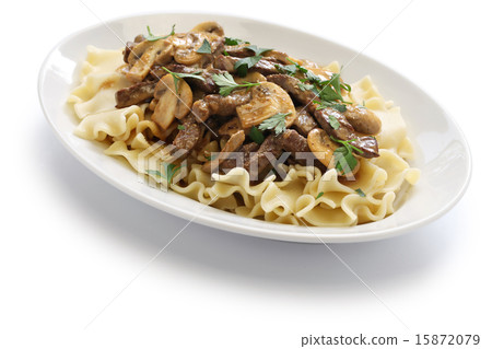 Beef stroganoff 15872079
