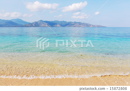 Gili beach 15872808