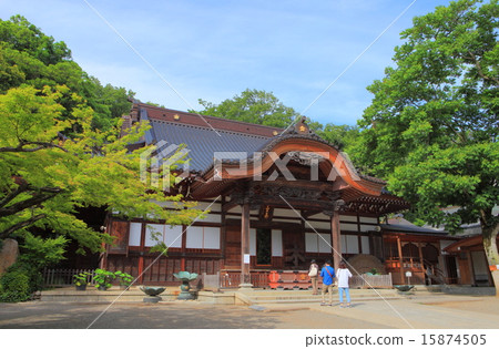 The temple of Fukaderaji, the fresh green 15874505