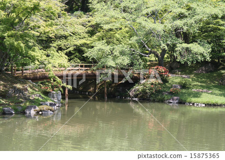 Autumn foliage bridge of Sen-dong Imperial Palace 15875365