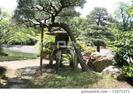 Sen-dong Imperial Garden Yukimi lantern 15875371