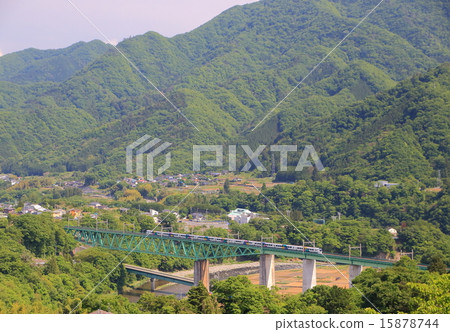 Express with the fresh green Torisawa Railway bridge Express with the fresh green Torisawa Railway bridge 15878744