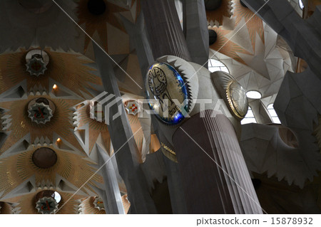 聖家堂（約翰）內的柱子橢圓形裝飾 15878932