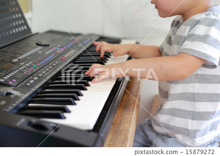 嬰兒的鋼琴課 15879272