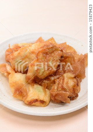 Delicious seafood fried food 15879423