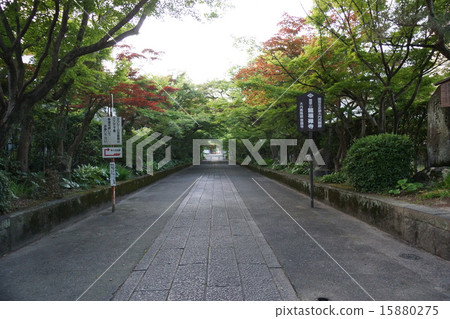 Longfuku-ji入口在Ouchi先生的廢墟,一個國家指定的歷史遺址 Longfuku-ji入口在Ouchi先生的廢墟,一個國家指定的歷史遺址 15880275