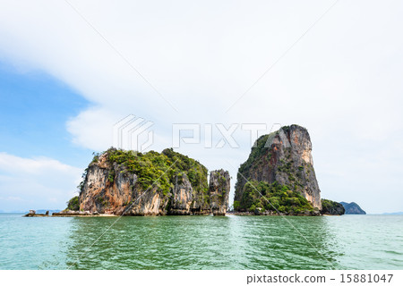 Landscape KhaoTapu or James Bond Island Landscape KhaoTapu or James Bond Island 15881047