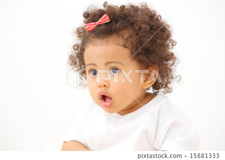 半女孩的肖像 15881333