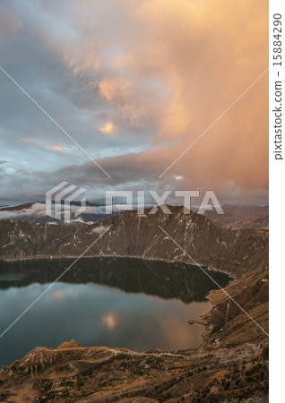 Quilotoa caldera and lake (lagoon), Andes Ilinizas 15884290