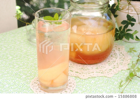 Peach's flavor water 15886808