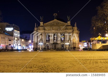 Lviv Opera and Ballet Theater at night, Ukraine 15889493