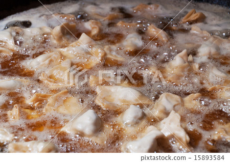 Indian samosa fried in oil Indian samosa fried in oil 15893584