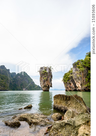 Landscape Khao Tapu or James Bond Island Landscape Khao Tapu or James Bond Island 15893606