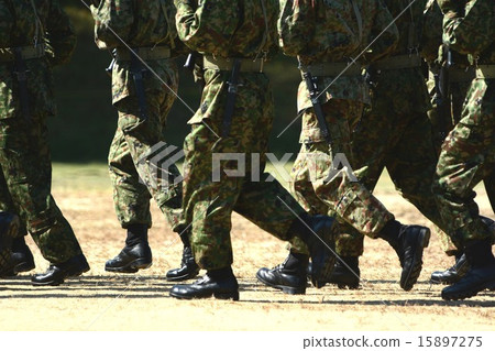 碰撞地面自衛隊 15897275