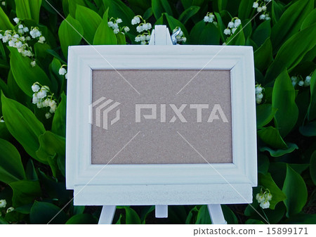 Easel-like message board (lily of the valley) 15899171