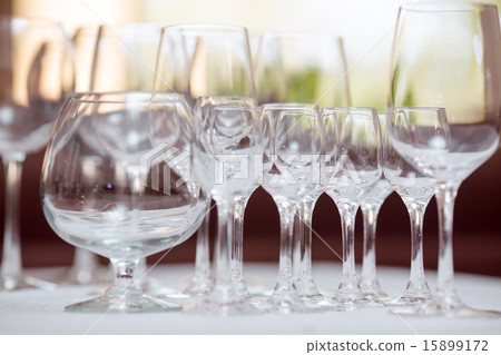 Impty Glasses of vine  15899172