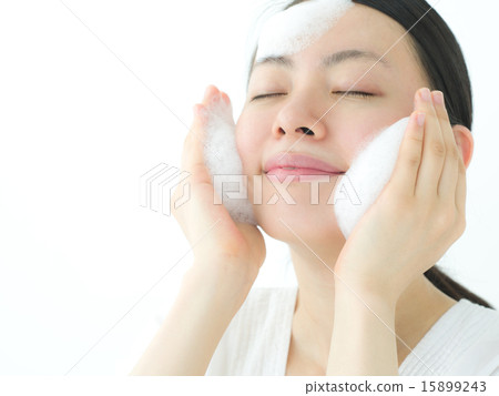 Washing face Washing face 15899243