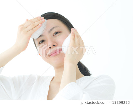 Washing face 15899253