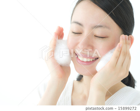 Washing face 15899272