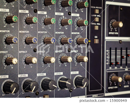 amp panel with handles 15900949