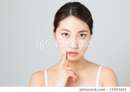 Woman skin care image 15901681