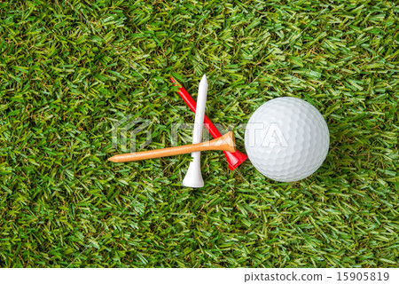 golf ball and tee 15905819
