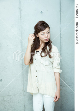 Young lady's hair style Young lady's hair style 15908947