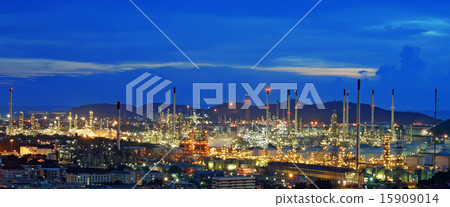 Oil refinery with beautiful sky background 15909014
