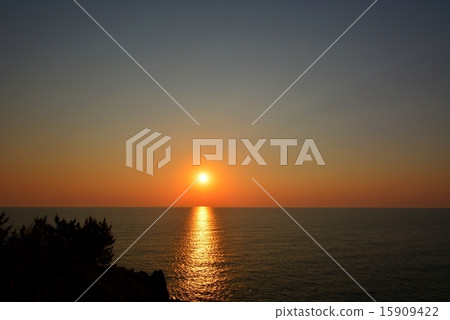 Sunset in the Sea of Japan (14) Sunset in the Sea of Japan (14) 15909422