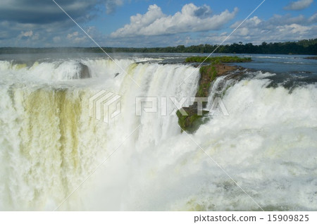 Iguazu Falls Iguazu Falls 15909825