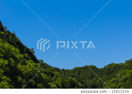 Materials of clear mountain sky and fresh green mountain skin 15911554