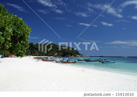 Pattya beach, Lipe island, Thailand 15913010