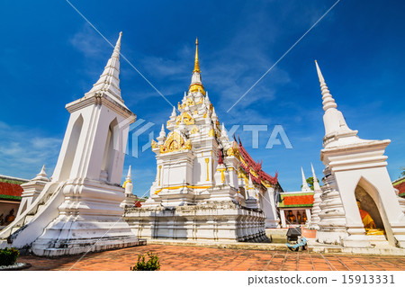 Wat Phra Borommathat Chaiya Worawihan 15913331