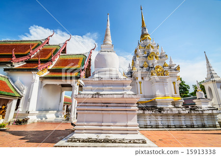 Wat Phra Borommathat Chaiya Worawihan 15913338