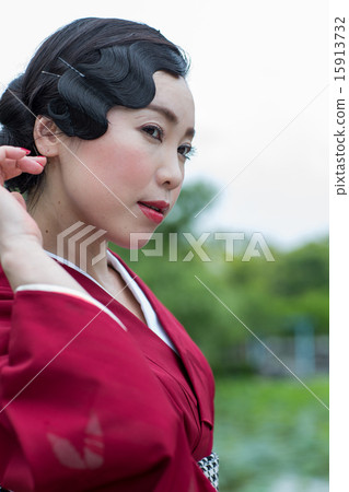 Kimono portrait in early summer Kimono portrait in early summer 15913732