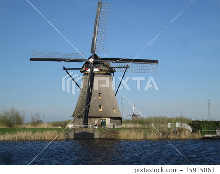 小孩堤防荷蘭風車 15915061