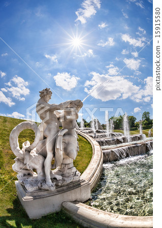 Belvedere Palace with fountains in Vienna, Austria 15915580
