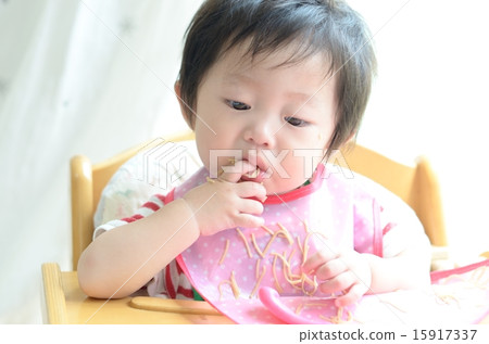 A child A child 15917337