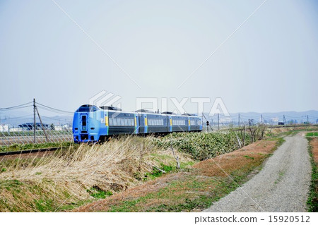 沿著Sōyamoto幹線運行的SuperSōya 沿著Sōyamoto幹線運行的SuperSōya 15920512